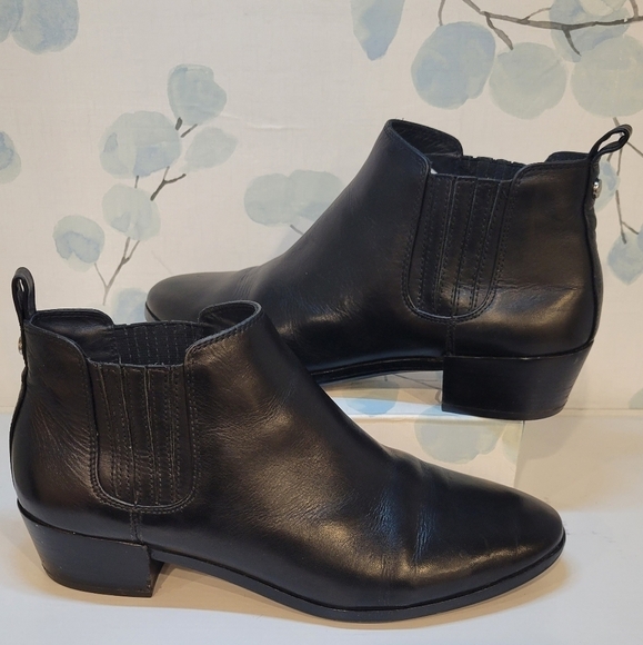 MICHAEL Michael Kors Shaw Flat Bootie Women's Size 8.5 - Picture 1 of 9